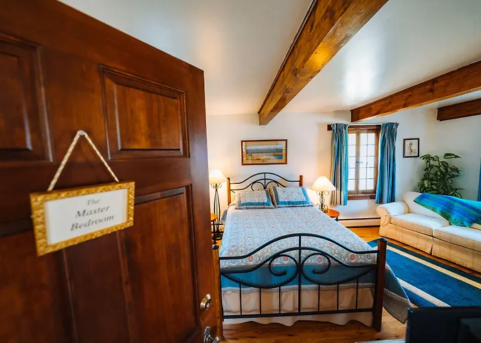 Chambers House Hotel *