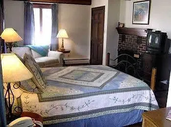 Chambers House Hotel *
